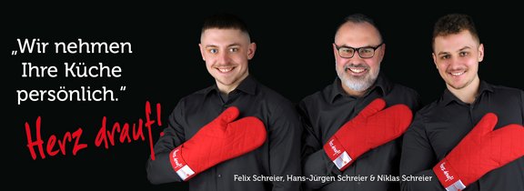 Der Kuechenstadel GmbH in Hebertshausen-Ampermoching bei Dachau | Header Küchenspezialisten mit Freundschaftssymbol roter Handschuh